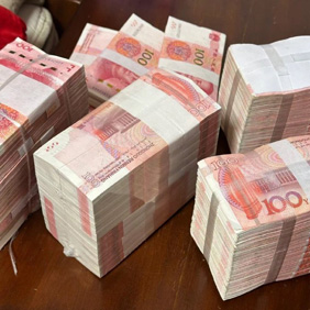 武汉要账公司成功调解原告王某承接了被告某科技有限责任公司的工程项目，原告主张被告拖欠工程款及违约金共计260余万元